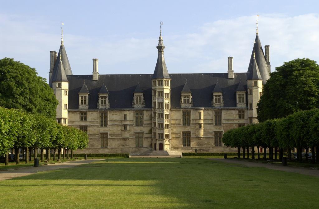 Kyriad Hotel Nevers Centre Kültér fotó
